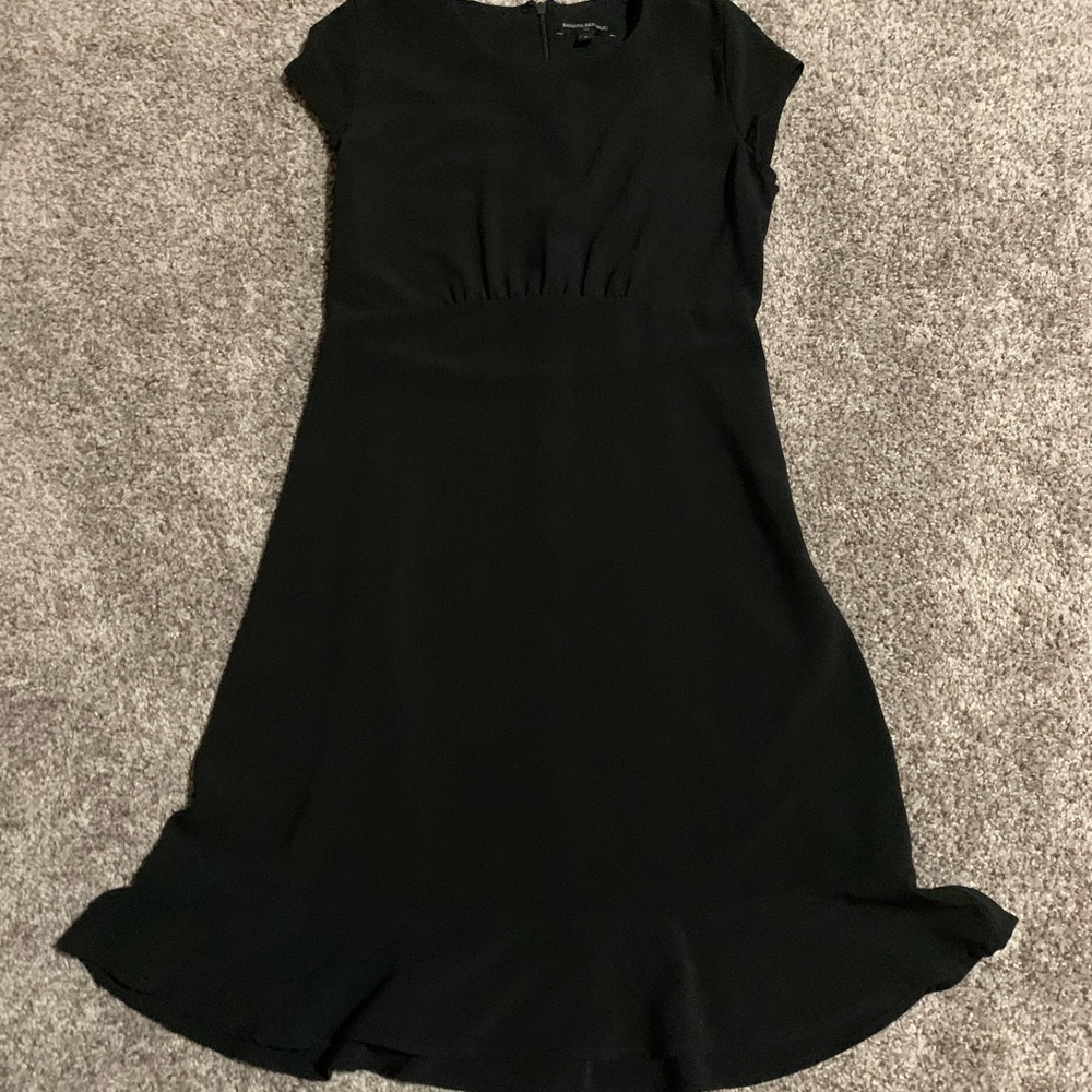 Banana republic simple black dress. Never worn